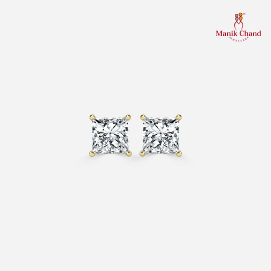 Princess Diamond Stud Earrings in 18k Gold – Round-Cut Brilliance