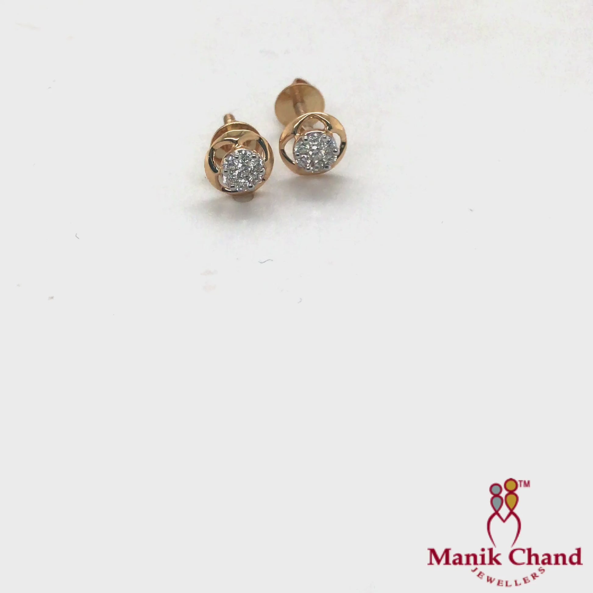 Elegant Yellow Gold Diamond Cluster Tops